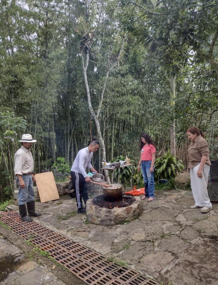 Finca Exclusividad Familiar O Grupo De Amigos Capacidad Hasta 12 Personas Calles En Placa Huella, Caminata Ecologica Alban  Exterior foto